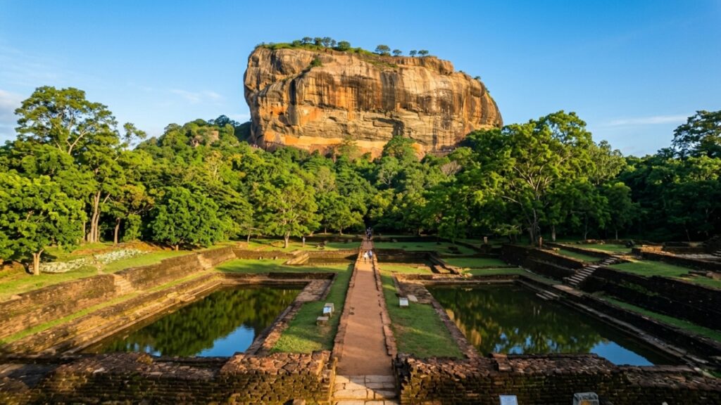 A fortaleza de 200 metros de altura no Sri Lanka que tinha jardins hidráulicos no topo de uma rocha vulcânica