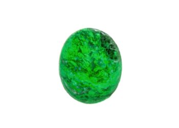 Esqueça o jade comum, pois esta rara rocha rica em cromo descoberta em 1963 exibe um verde-folha brilhante originário de depósitos de Mianmar