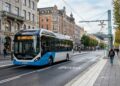 Utilizando baterias de alta densidade, o ônibus sueco Volvo 7900 virou um dos principais pilares da eletrificação do transporte público na Europa