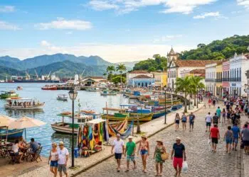 Fundada em 1648 e a 91 km de Curitiba: a cidade mais antiga do Paraná tem centro histórico tombado e porta de entrada para a Ilha do Mel