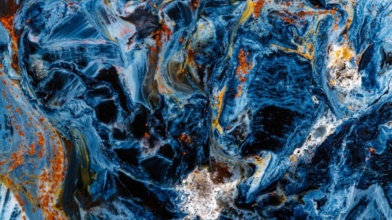 Esqueça o olho de tigre, pois esta gema rara de 1962 esconde tempestades de luz em seu interior sendo o mineral de maior efeito chatoianante da geologia