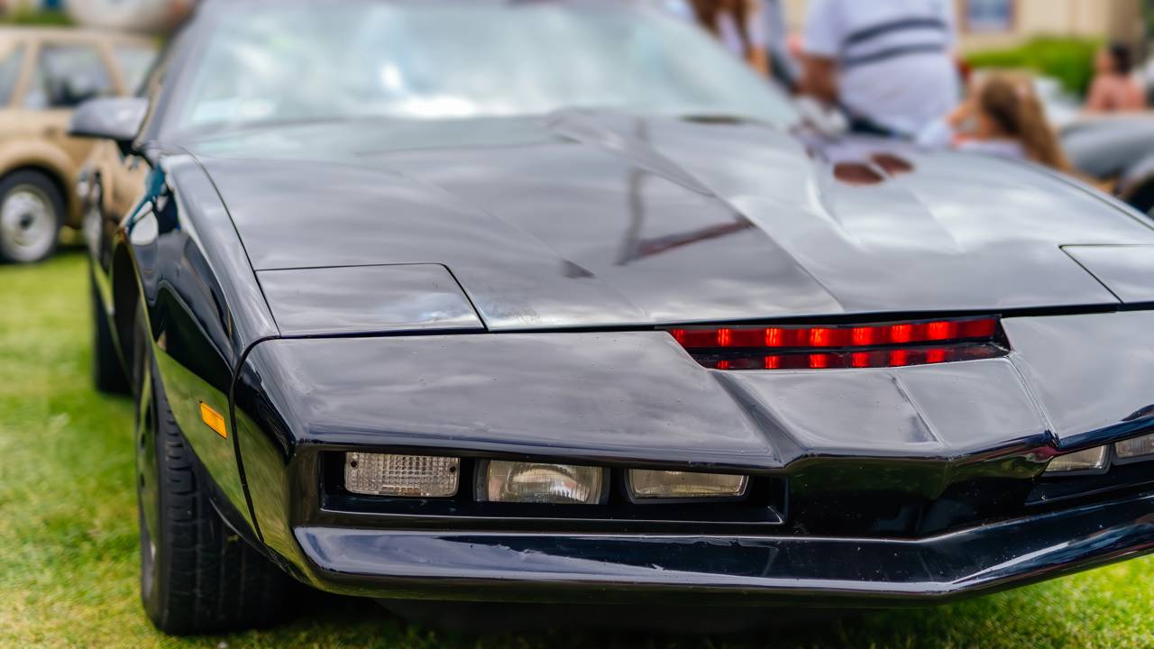 O lendário muscle car americano com motor V8 de 6,6 litros que dominou as estradas em 1977 e virou o maior símbolo de potência e rebeldia das telas