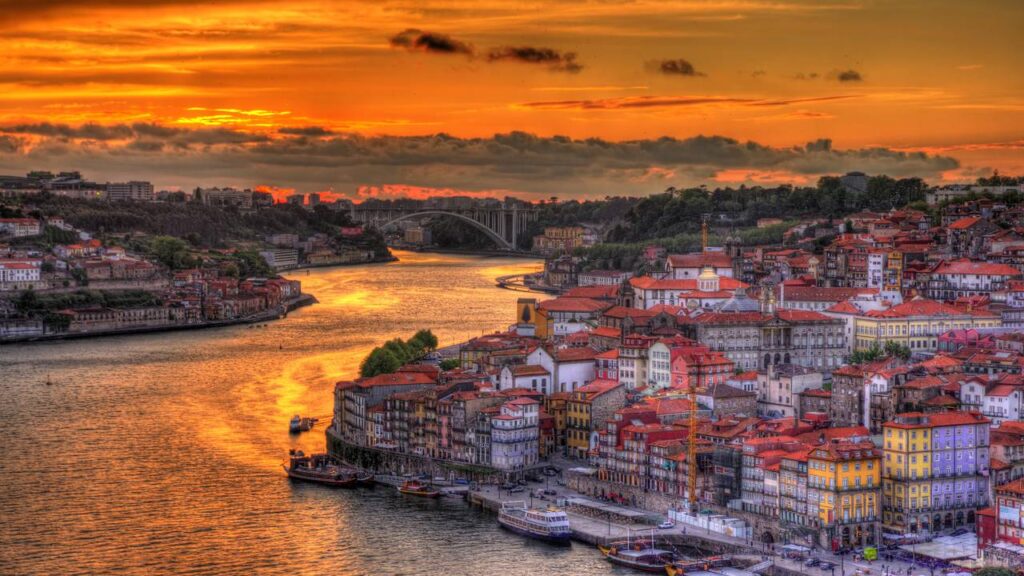 A cidade que deu nome a um país inteiro e batizou o vinho mais famoso do mundo
