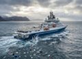 REV Ocean recolhe plástico no mar gelado em missão científica