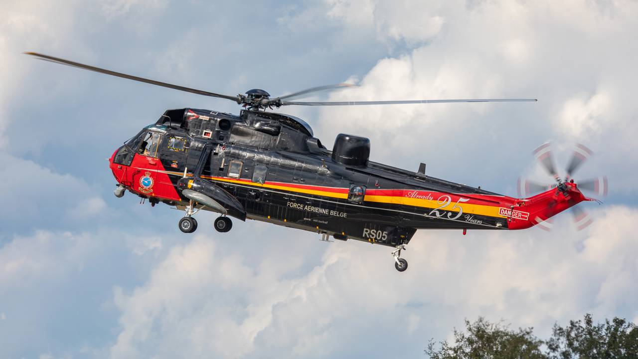 O helicóptero anfíbio SH-3 Sea King, com seus 19 metros de rotor, revolucionou a guerra antissubmarino e as operações navais desde 1959