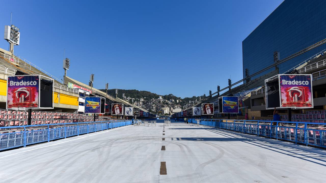 Com 700 metros de extensão e projeto de Niemeyer, o Sambódromo virou o palco da maior festa popular do Brasil desde 1984