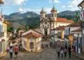 700 imóveis tombados e uma Maria Fumaça que liga 2 cidades históricas: a Atenas Mineira fundada em 1713 e batizada em homenagem a um rei português