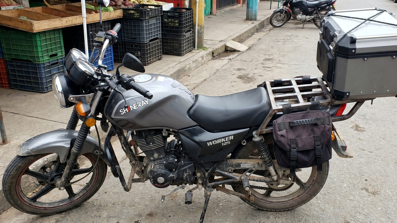 Com motor de 125cc e foco total em carga, a Shineray Worker oferece a engenharia de baixo custo para o trabalho nas cidades brasileiras