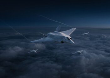 Caça de sexta geração lidera drones colaborativos acima das nuvens