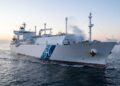 Suiso Frontier transporta hidrogênio líquido a –253 °C no oceano