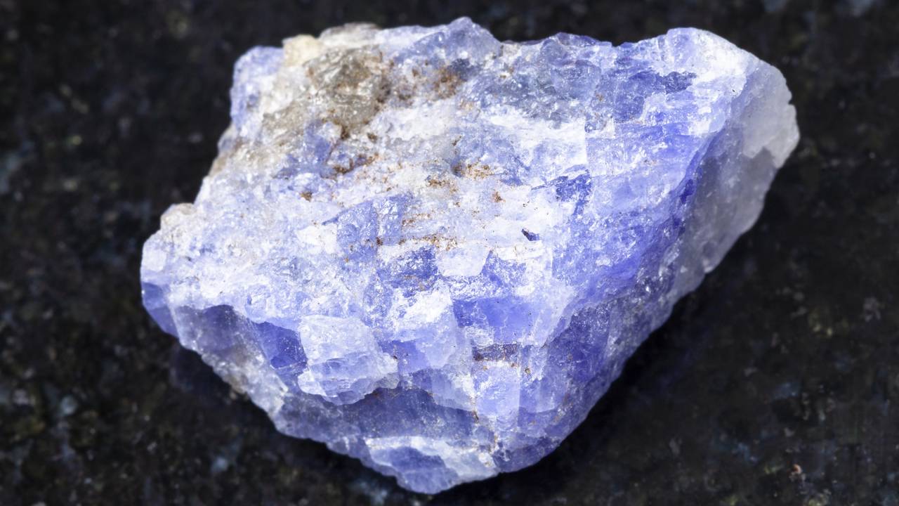 Esqueça o diamante, pois esta gema mil vezes mais rara encontrada apenas na Tanzânia surge como o recorde de exclusividade do mercado 