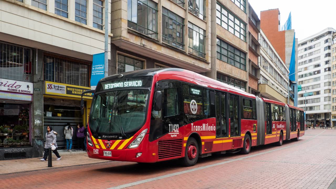 Movimentando 4 milhões de pessoas ao dia, o BRT de Bogotá com 114 km de vias troncais virou uma referência global em sistemas de transporte de massa