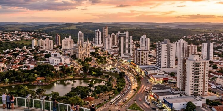 Entre Goiânia e Brasília: a terceira maior cidade goiana virou rota de quem quer custo de vida menor sem abrir mão de infraestrutura