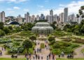 3ª cidade mais desenvolvida do Brasil e única capital nota 10 em emprego: a capital paranaense que virou modelo mundial em transporte público