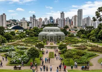 3ª cidade mais desenvolvida do Brasil e única capital nota 10 em emprego: a capital paranaense que virou modelo mundial em transporte público