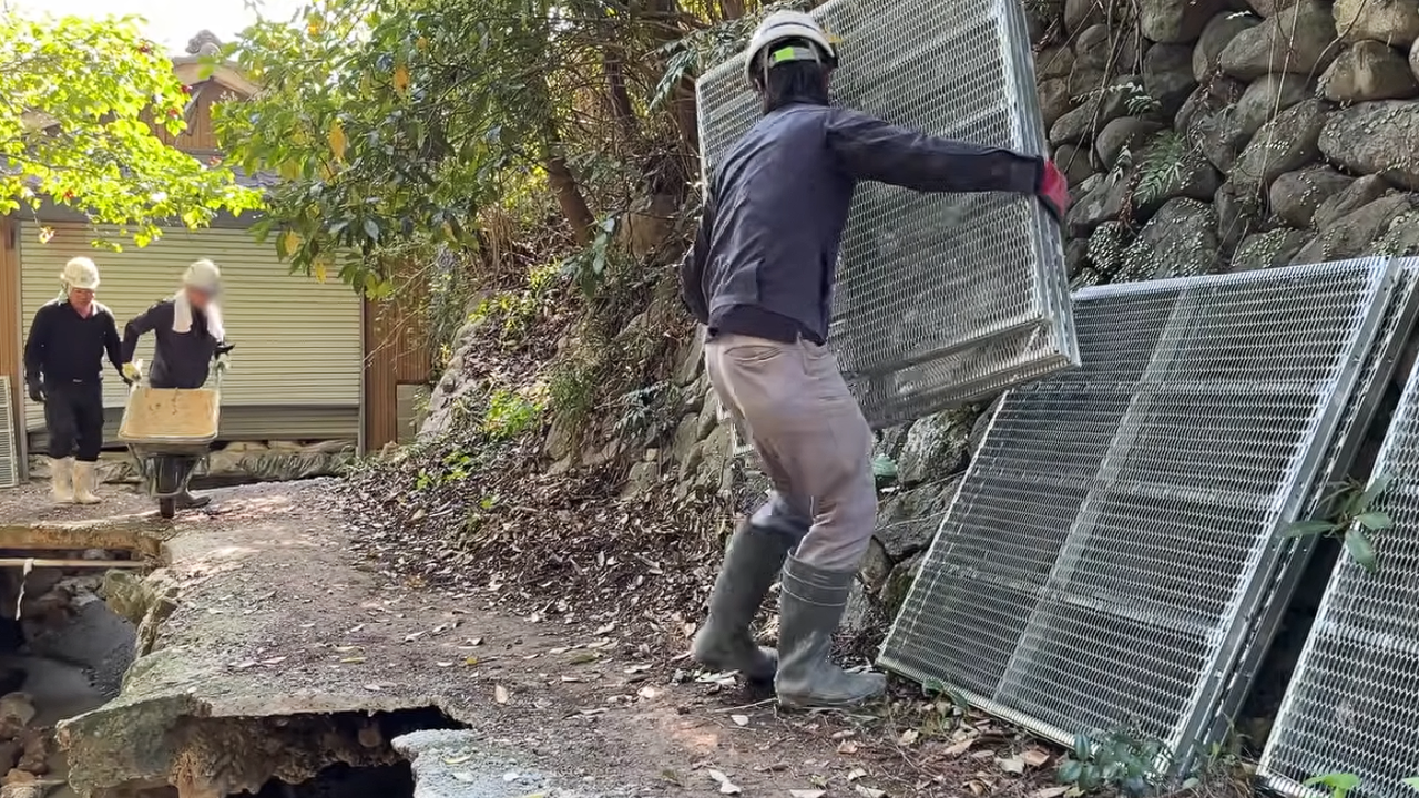 Reconstrução viária com malhas metálicas Deco Mesh