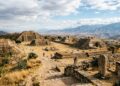 Situada a 1.900 metros de altitude, esta capital zapoteca dominou o Vale de Oaxaca por 1.000 anos e guarda pirâmides sagradas