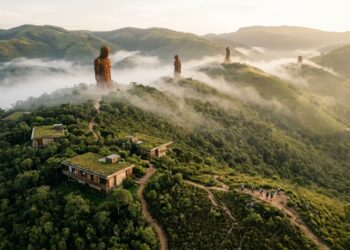 O gigantesco santuário de 5.000 hectares no interior de Minas que funciona como reserva ambiental e esconde esculturas de ferro colossais