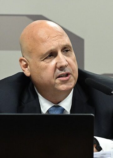 O Senado Federal aprovou nesta quarta-feira a indicação de Otto Lobo para a presidência da Comissão de Valores Mobiliários (CVM). A votação terminou com 31 votos favoráveis e 13 contrários. Agora, a nomeação oficial dependerá da publicação no Diário Oficial da União (DOU).