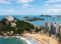 491 anos, uma caravela chamada Glória e o convento que demorou 180 anos para ficar pronto: a cidade onde o Espírito Santo nasceu