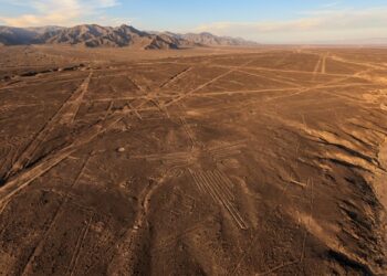 As linhas gigantes no deserto do Peru escondem mais de 2 mil anos de desenhos que só fazem sentido vistos do alto