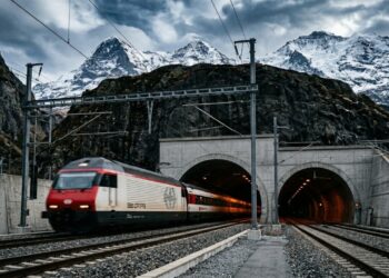 Com quase 57 km sob os Alpes, o túnel suíço que atravessa montanhas por dentro mudou a lógica dos trens na Europa