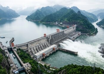 A barragem de 185 metros que transformou o rio Yangtzé em potência energética mostra o preço e a força das megas obras chinesas