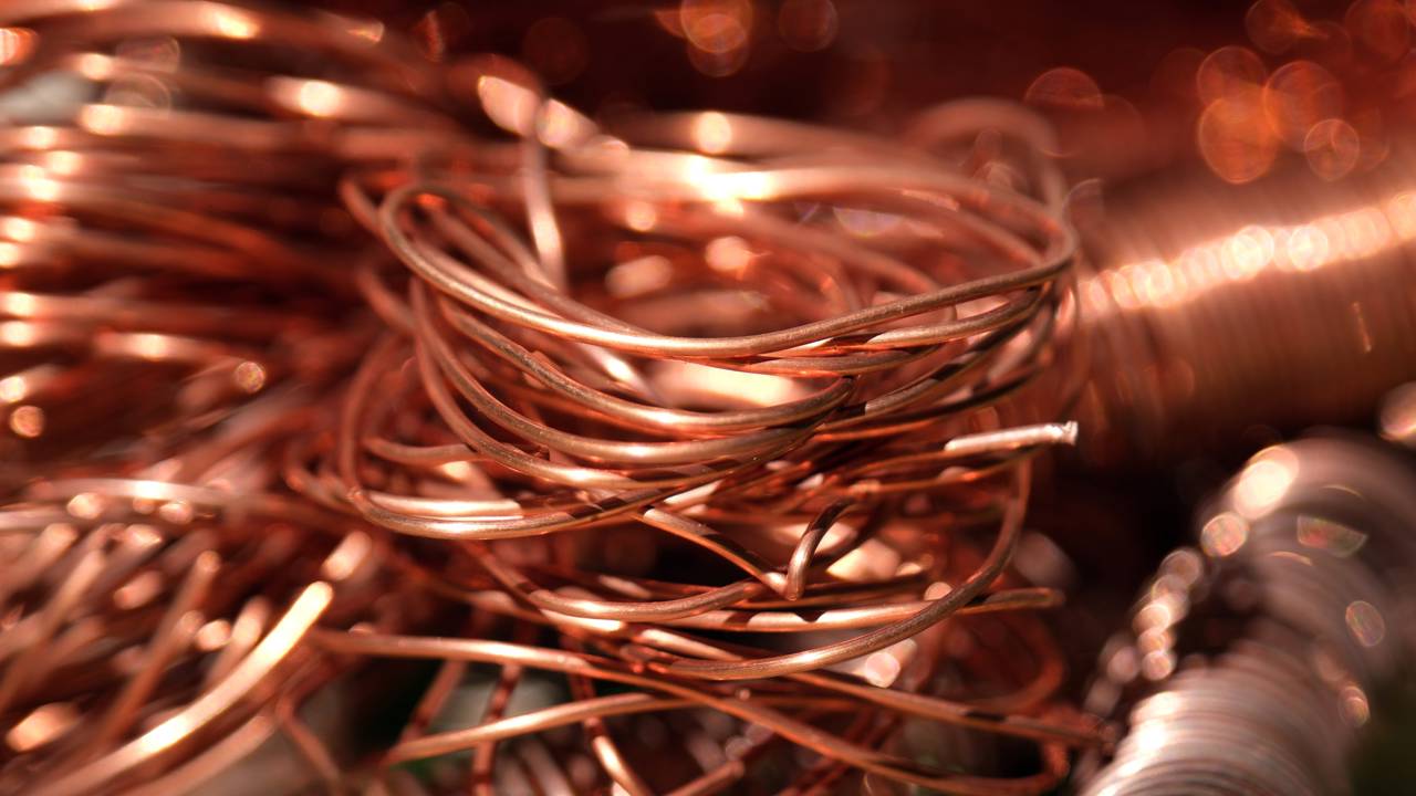 Esqueça o estanho, pois este metal de número atômico 29 é utilizado pela humanidade desde 9000 a.C. e possui ponto de fusão de 1.085°C na indústria
