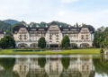 O suntuoso palácio inaugurado em 1944 com cúpula monumental de 30 metros de altura que abrigou o maior hotel e cassino da América Latina em Petrópolis