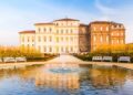 O monumental palácio de 1675 com 80.000 m² de área construída e jardins barrocos que se consagrou como uma das maiores residências reais da Itália