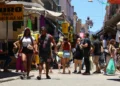 Consumidores fazem compras no comércio popular do Rio de Janeiro (Foto: Tomaz Silva/ Agência Brasil)