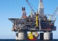 Plataforma de petróleo em alto-mar