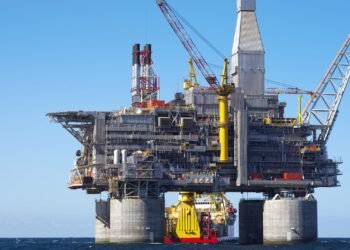 Plataforma de petróleo em alto-mar