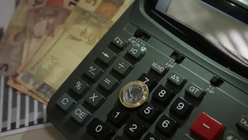 Calculadora e dinheiro