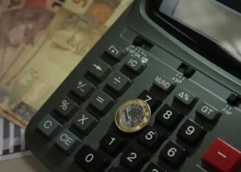 Calculadora e dinheiro