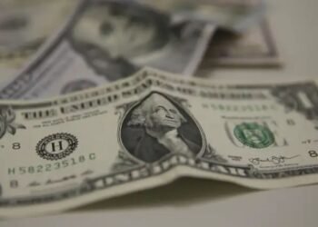 DÓLAR