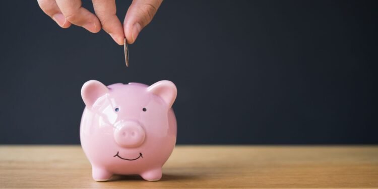 poupança, Tesouro Selic e CDB: quanto rendem R$ 10 mil com Selic a 14%