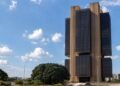 Edifício institucional em Brasília, em imagem ilustrativa para representar o debate sobre juros, política monetária e custo do crédito no Brasil.