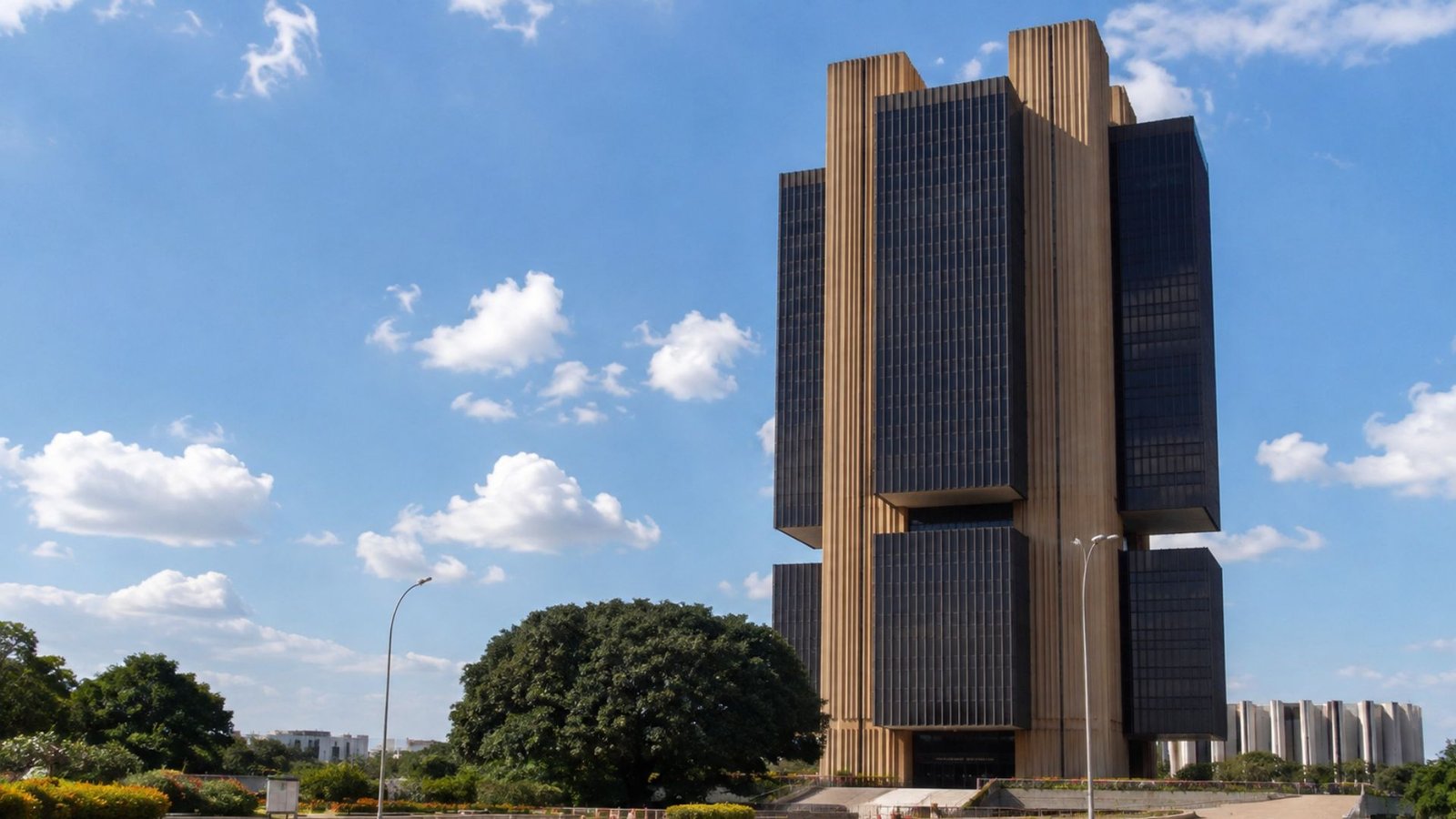 Edifício institucional em Brasília, em imagem ilustrativa para representar o debate sobre juros, política monetária e custo do crédito no Brasil.