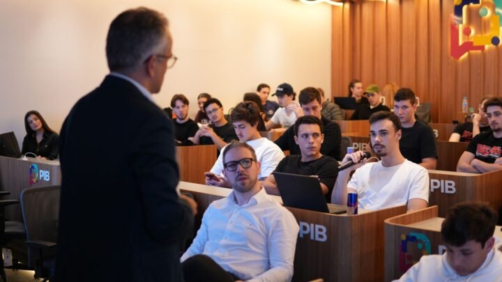 Graduação de CEO investe R$ 100 mil na primeira empresa