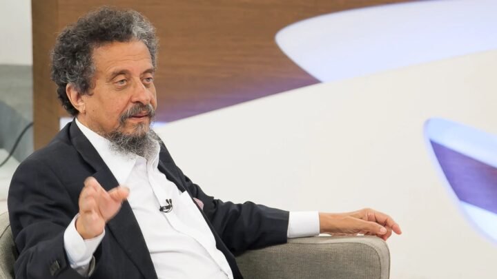 Lula cogita chamar João Santana para marketing no 2º turno