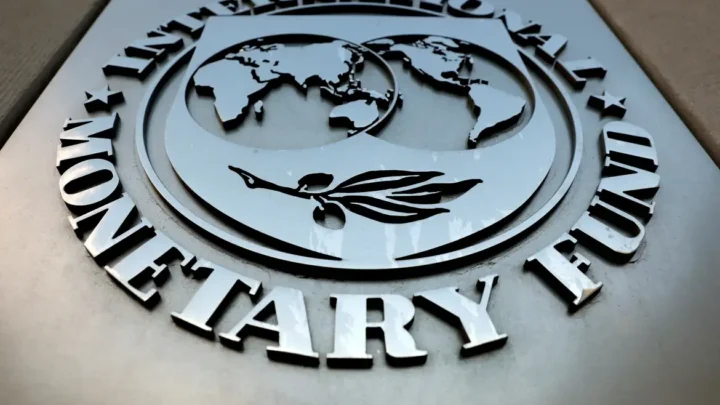 Brasil voltará a ser 8ª maior economia em 2027, projeta