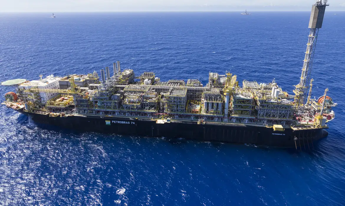 Produção de petróleo do Brasil bate recorde em agosto